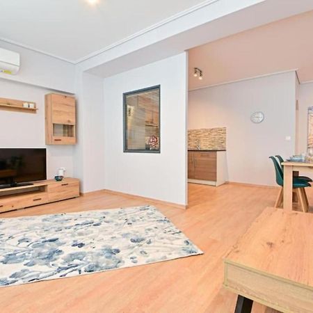 Cozy Apartment Located On Piraeus Port Area- Exterior photo