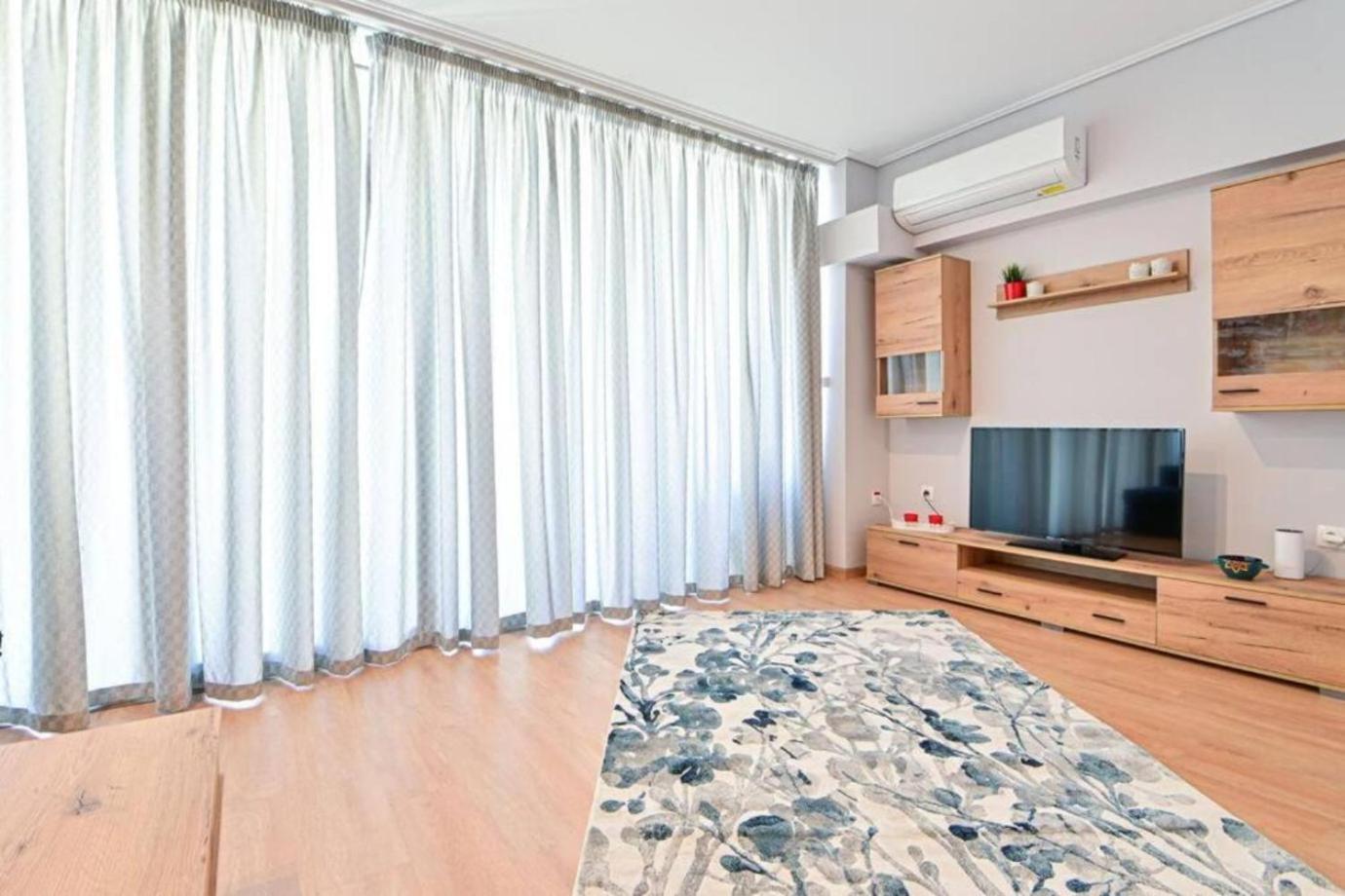 Cozy Apartment Located On Piraeus Port Area- Exterior photo