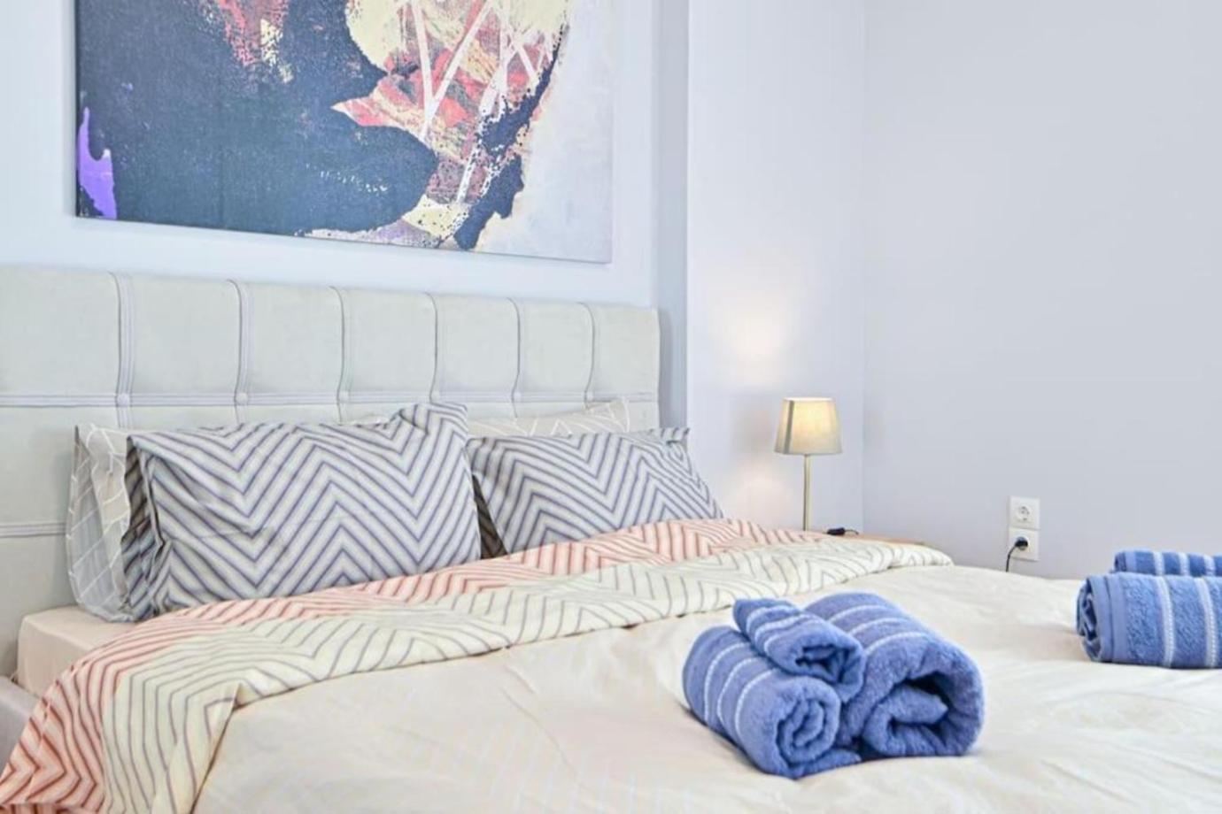 Cozy Apartment Located On Piraeus Port Area- Exterior photo